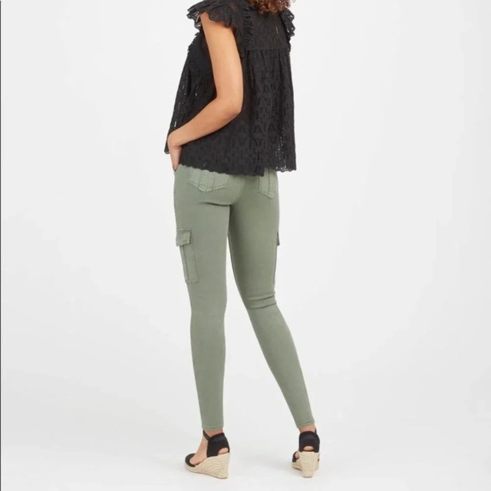 SPANX Stretch Twill Ankle Cargo Pants Soft Sage Green Size Medium Petite NWT - Picture 7 of 10